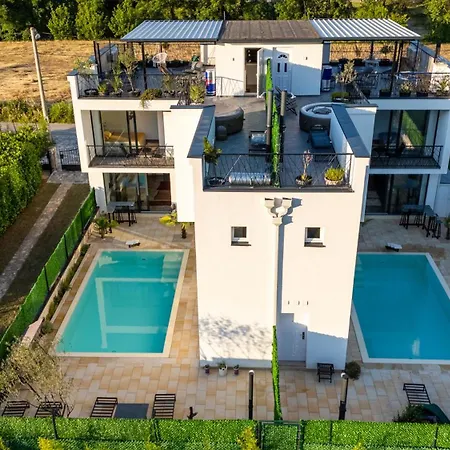 Luxe House Bianca فيلة