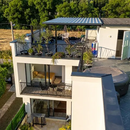 Luxe House Bianca *