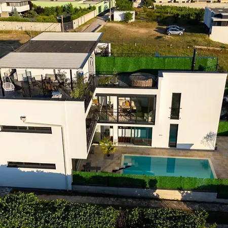 Luxe House Bianca فيلة Buna