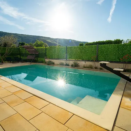 Luxe House Bianca Buna