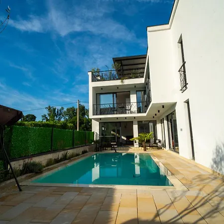 Luxe House Bianca * Buna