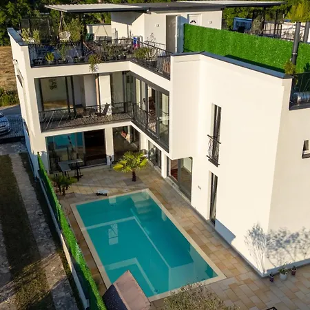 Luxe House Bianca فيلة