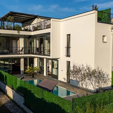 Luxe House Bianca Buna