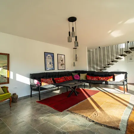 Luxe House Bianca