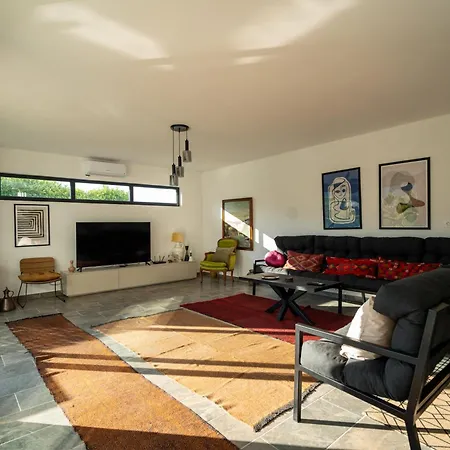 فيلة Luxe House Bianca *