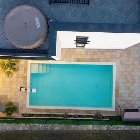 Luxe House Bianca