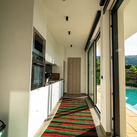 Luxe House Bianca Buna