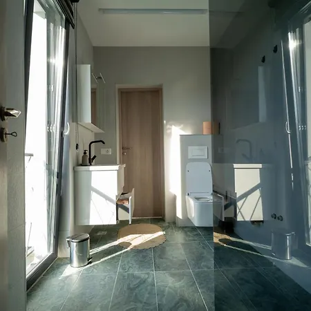 فيلة Luxe House Bianca *