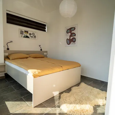 Luxe House Bianca Buna